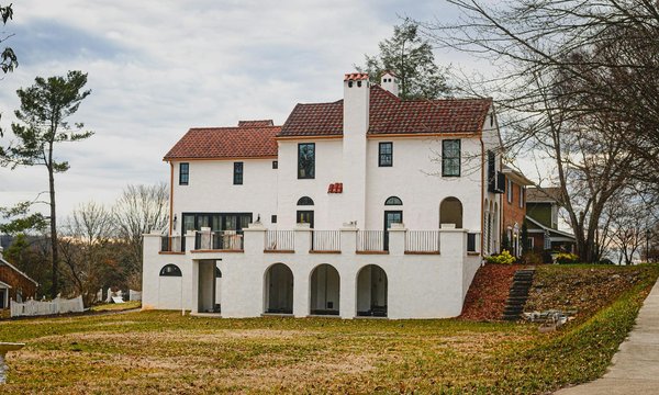 Transformez un container en bois en espace de vie élégant